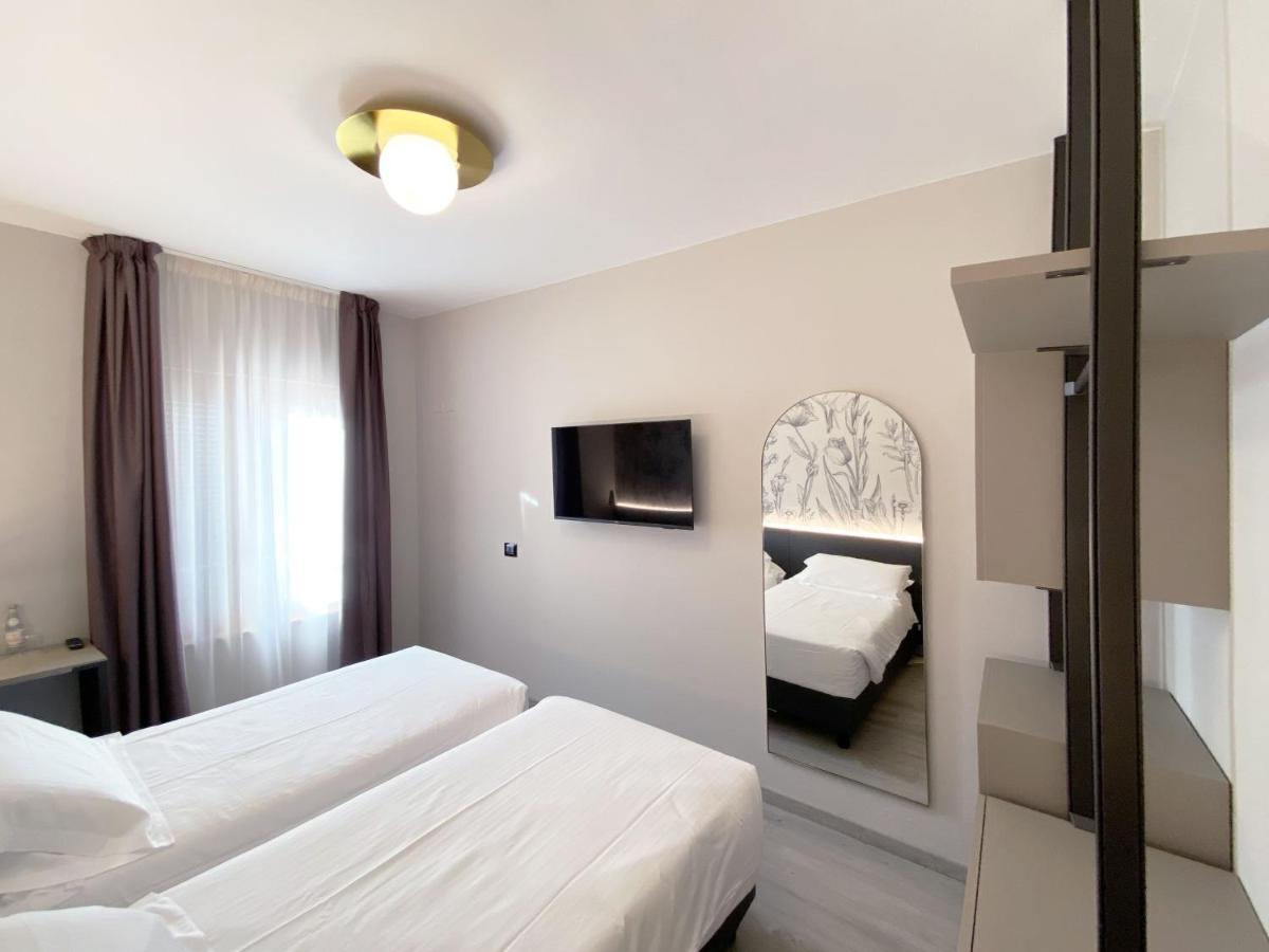 Hotel Astoria Garda  Ngoại thất bức ảnh